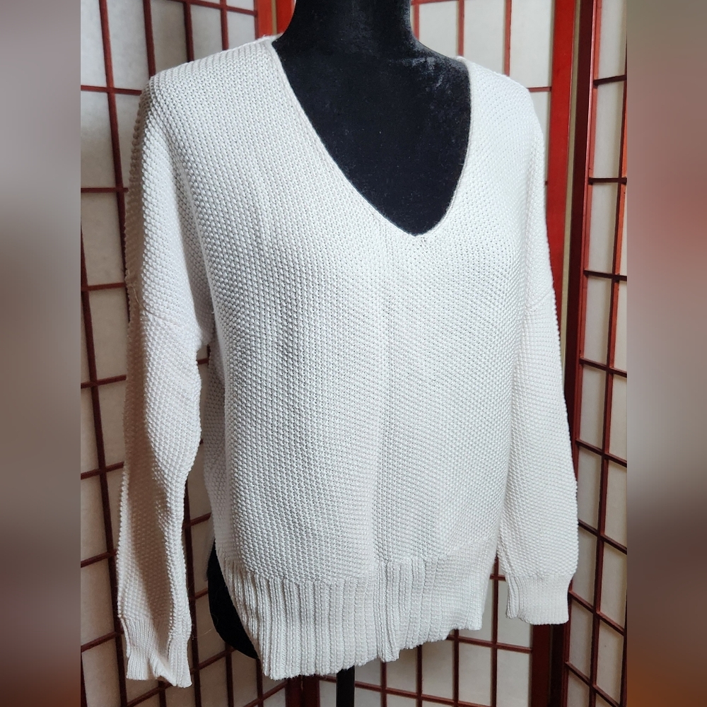 Lucky Brand Women's White V-Neck Sweater